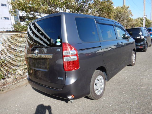 2013 Toyota Noah 